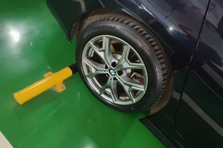 Used BMW i3 2024 eDrive 35 L Right Rear Wheel Hub