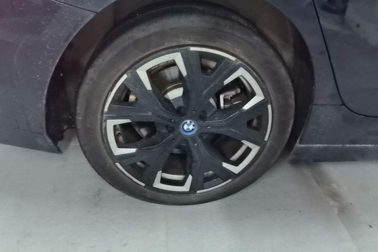 Used BMW i3 2024 eDrive 35 L Right Rear Wheel Hub