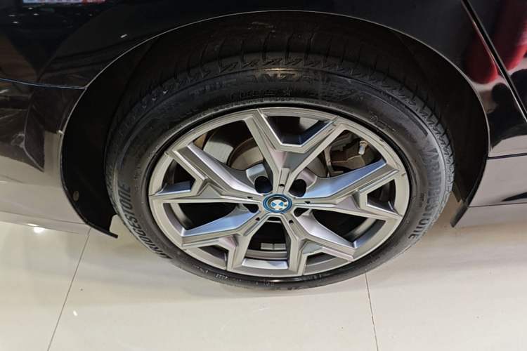 Used BMW i3 2024 eDrive 35 L Right Rear Wheel Hub