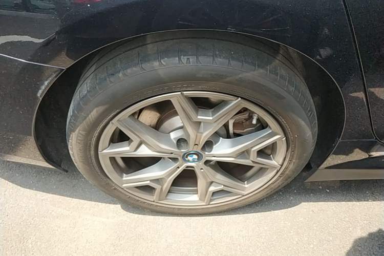 Used BMW i3 2024 eDrive 35 L Right Rear Wheel Hub