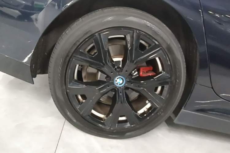 Used BMW i3 2024 eDrive 35 L Right Rear Wheel Hub