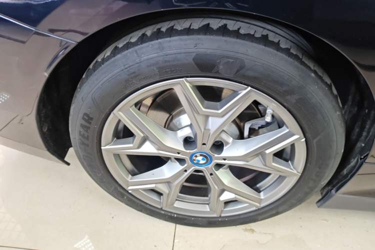 Used BMW i3 2024 eDrive 35 L Right Rear Wheel Hub