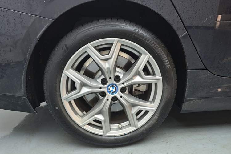 Used BMW i3 2024 eDrive 35 L Right Rear Wheel Hub