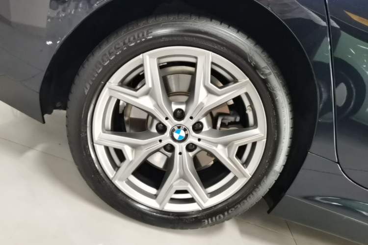 Used BMW i3 2024 eDrive 35 L Right Rear Wheel Hub