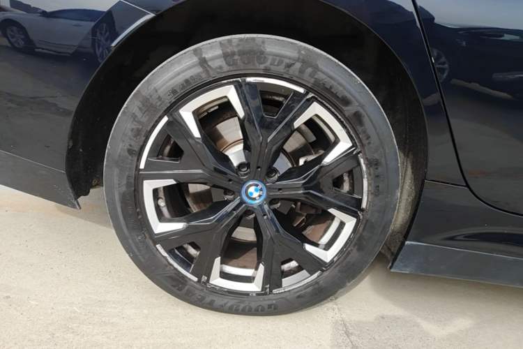Used BMW i3 2024 eDrive 35 L Right Rear Wheel Hub