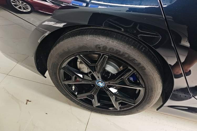 Used BMW i3 2024 eDrive 35 L Right Rear Wheel Hub