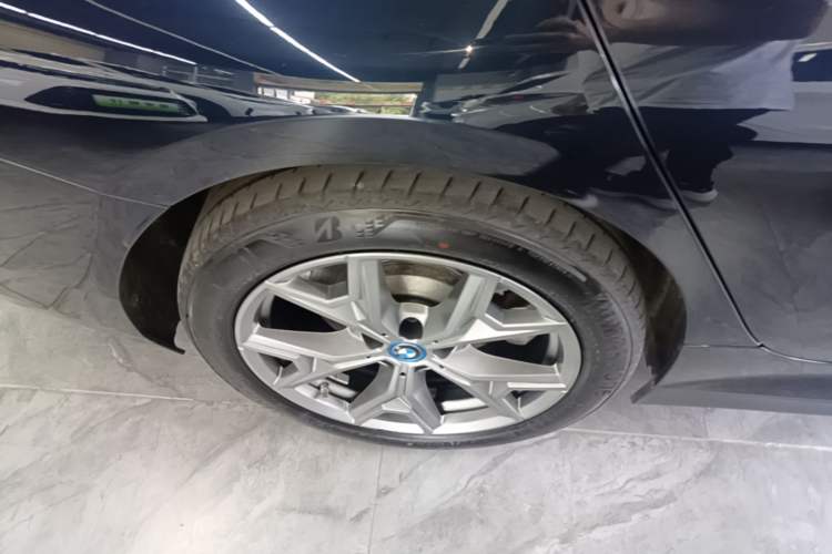 Used BMW i3 2024 eDrive 35 L Right Rear Wheel Hub