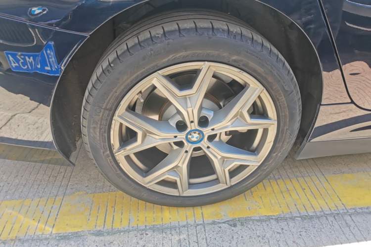 Used BMW i3 2024 eDrive 35 L Right Rear Wheel Hub