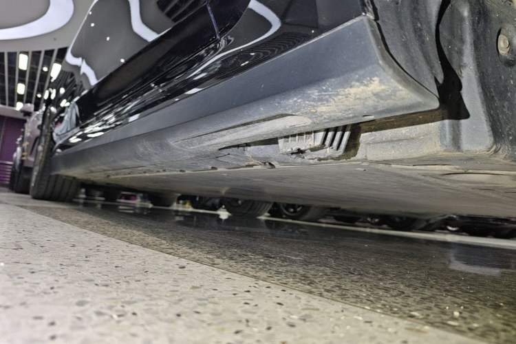 Used BMW i3 2024 eDrive 35 L Right Side Sill