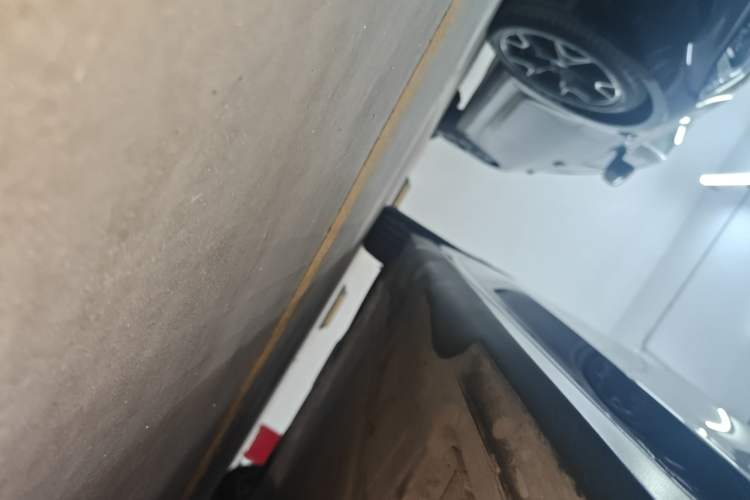Used BMW i3 2024 eDrive 35 L Right Side Sill