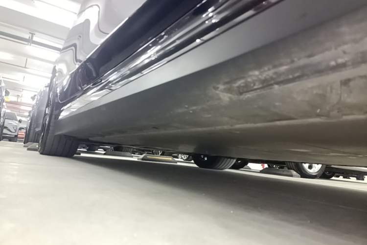 Used BMW i3 2024 eDrive 40 L Midnight Edition Right Side Sill