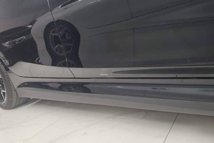 Used BMW i3 2024 eDrive 40 L Midnight Edition Right Side Sill
