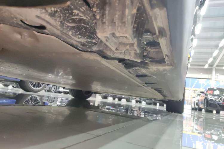 Used BMW i3 2024 eDrive 40 L Midnight Sports Package Right Side Sill