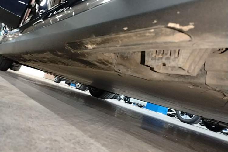 Used BMW i3 2024 eDrive 40 L Midnight Edition Right Side Sill