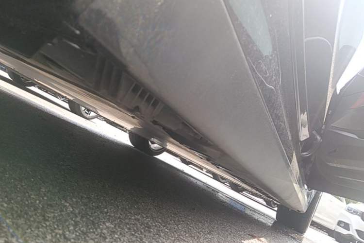 Used BMW i3 2024 eDrive 40 L Midnight Edition Right Side Sill