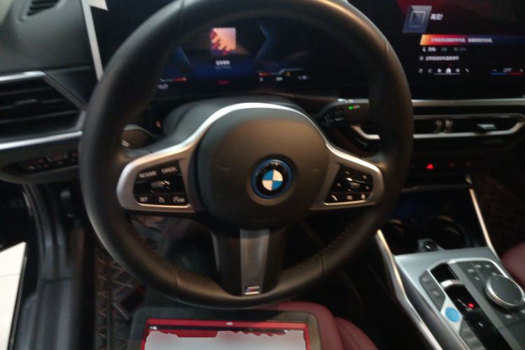 Used BMW i3 2024 eDrive 40 L Midnight Edition Steering Wheel