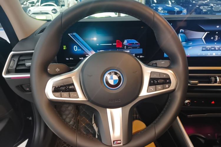 Used BMW i3 2024 eDrive 40 L Midnight Edition Steering Wheel
