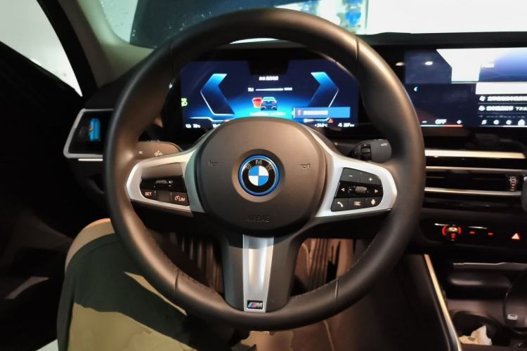 Used BMW i3 2024 eDrive 40 L Midnight Edition Steering Wheel