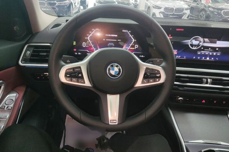 Used BMW i3 2024 eDrive 40 L Midnight Sports Package Steering Wheel