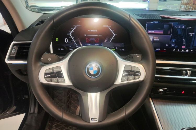 Used BMW i3 2024 eDrive 40 L Midnight Edition Steering Wheel