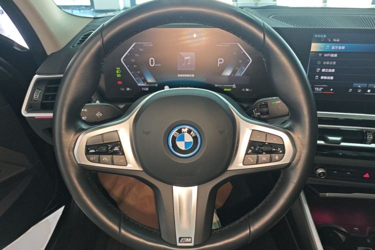Used BMW i3 2024 eDrive 40 L Midnight Sports Package Steering Wheel