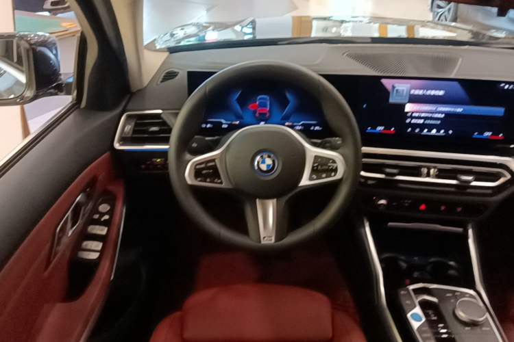 Used BMW i3 2024 eDrive 35 L Steering Wheel