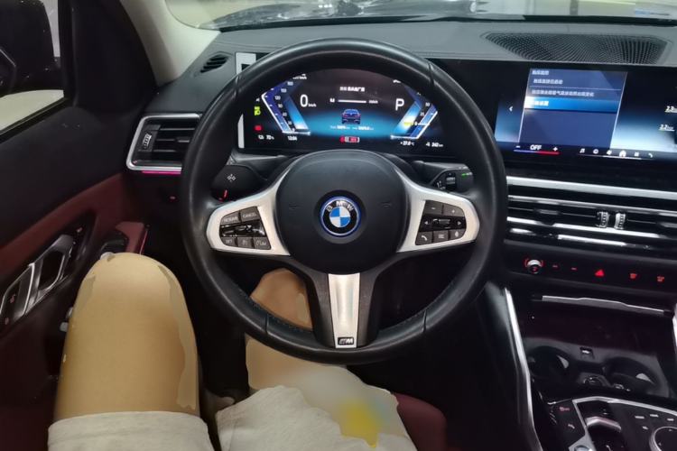 Used BMW i3 2024 eDrive 35 L Steering Wheel