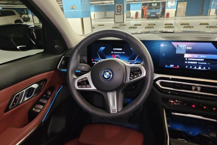 Used BMW i3 2024 eDrive 40 L Midnight Edition Steering Wheel