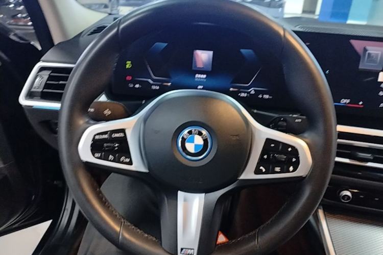 Used BMW i3 2024 eDrive 40 L Midnight Edition Steering Wheel