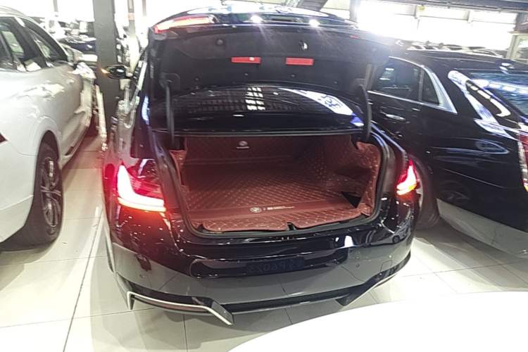 Used BMW i3 2024 eDrive 35 L Trunk