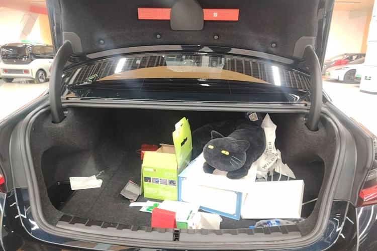 Used BMW i3 2024 eDrive 35 L Trunk