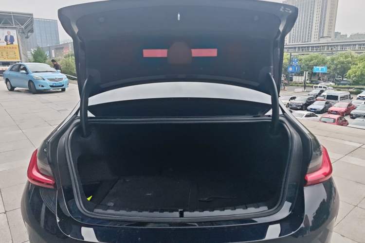 Used BMW i3 2024 eDrive 35 L Trunk