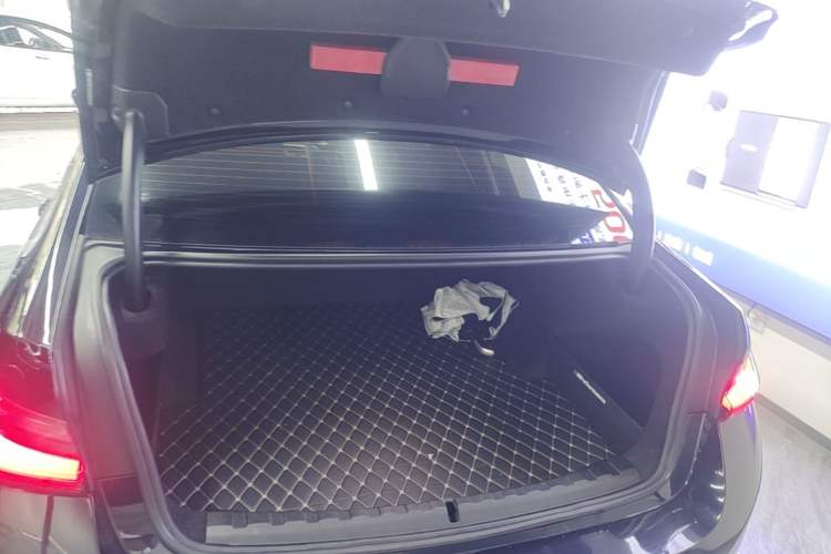 Used BMW i3 2024 eDrive 35 L Trunk