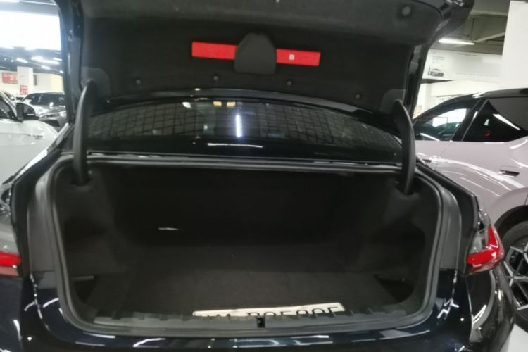 Used BMW i3 2024 eDrive 40 L Midnight Edition Trunk