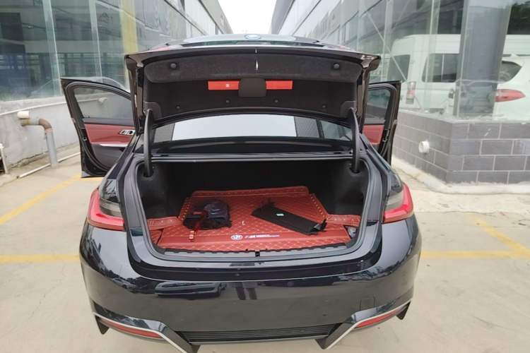 Used BMW i3 2024 eDrive 35 L Trunk