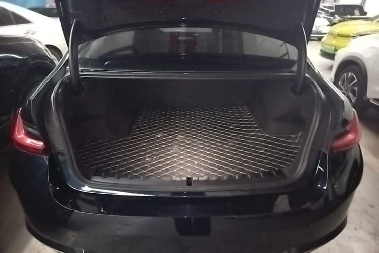 Used BMW i3 2024 eDrive 35 L Trunk