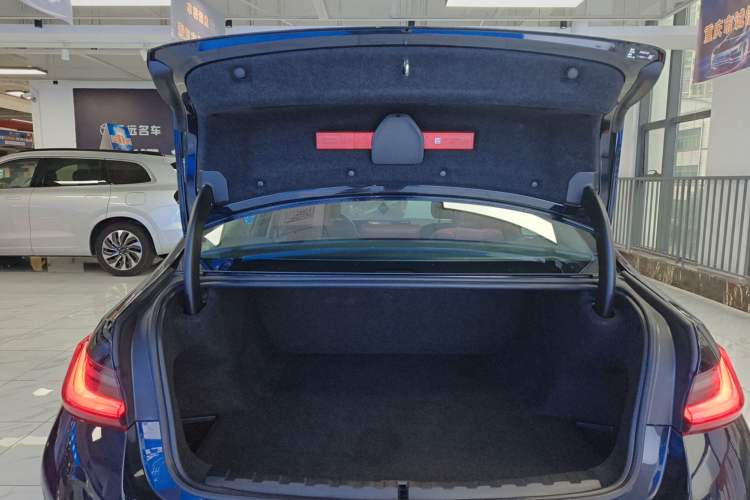 Used BMW i3 2024 eDrive 35 L Trunk