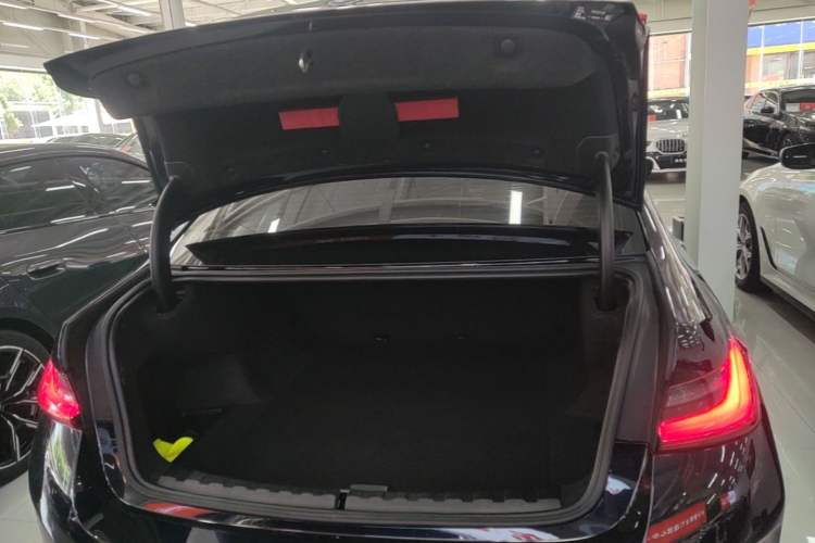Used BMW i3 2024 eDrive 40 L Midnight Sports Package Trunk