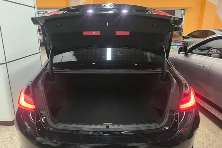 Used BMW i3 2024 eDrive 35 L Trunk
