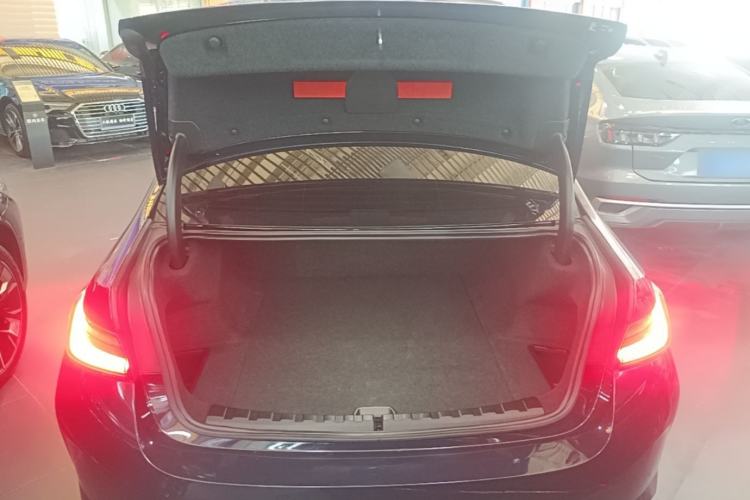 Used BMW i3 2024 eDrive 40 L Midnight Sports Package Trunk