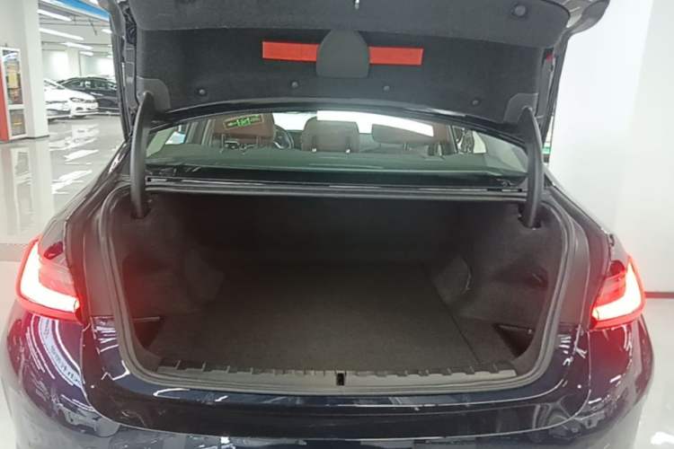 Used BMW i3 2024 eDrive 35 L Trunk