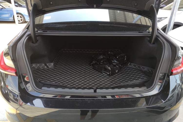 Used BMW i3 2024 eDrive 35 L Trunk