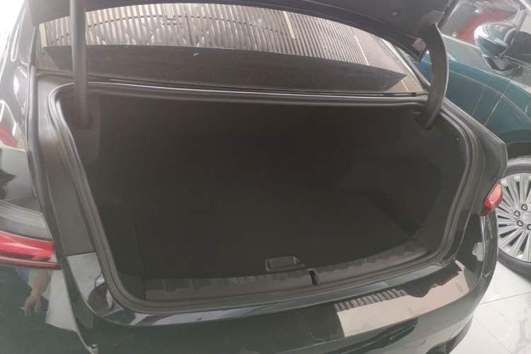 Used BMW i3 2024 eDrive 35 L Trunk