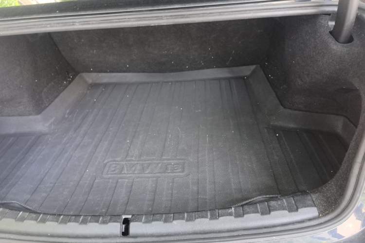 Used BMW i3 2024 eDrive 40 L Midnight Edition Trunk