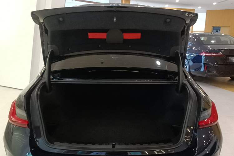 Used BMW i3 2024 eDrive 35 L Trunk