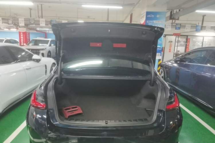 Used BMW i3 2024 eDrive 35 L Trunk