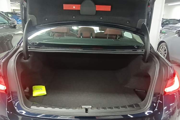 Used BMW i3 2024 eDrive 35 L Trunk