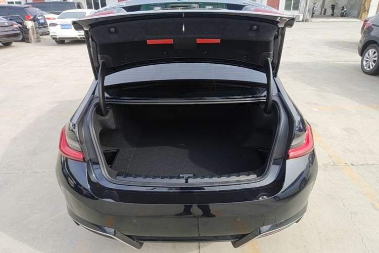 Used BMW i3 2024 eDrive 35 L Trunk