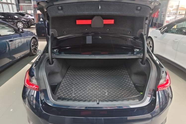 Used BMW i3 2024 eDrive 35 L Trunk