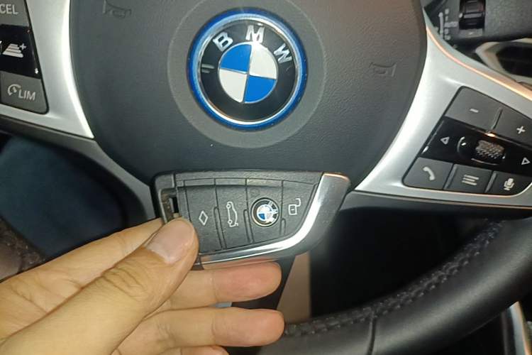 Used BMW i3 2024 eDrive 40 L Midnight Edition Vehicle Key